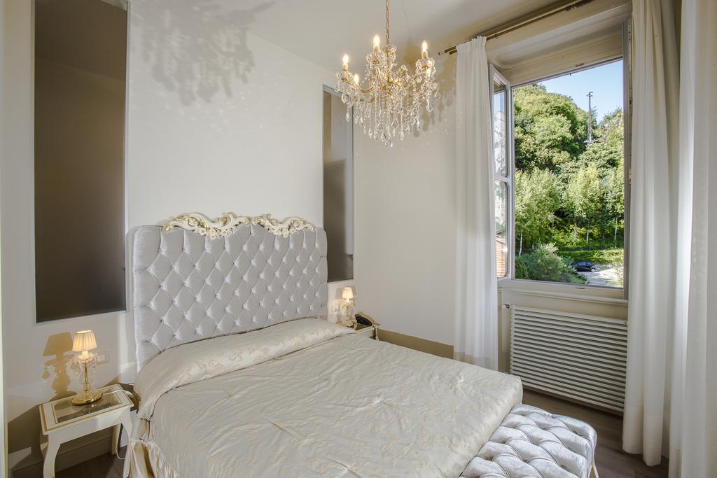 Boutique Hotel Villa Giulia Valmadrera Exterior photo